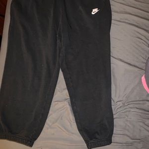 Nike Cropped Jogger Pants